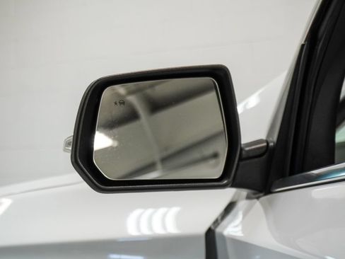 Used 2021 Chevrolet Traverse LT FWD image 41