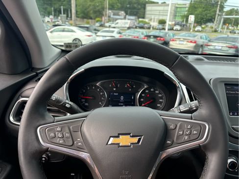Certified 2023 Chevrolet Equinox LT AWD/4WD image 9