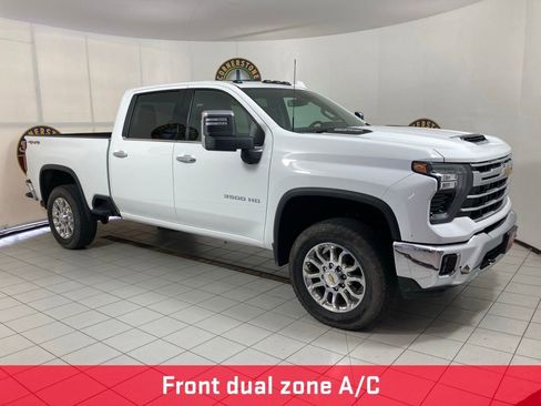 Used 2025 Chevrolet Silverado 3500 LTZ AWD/4WD image 21