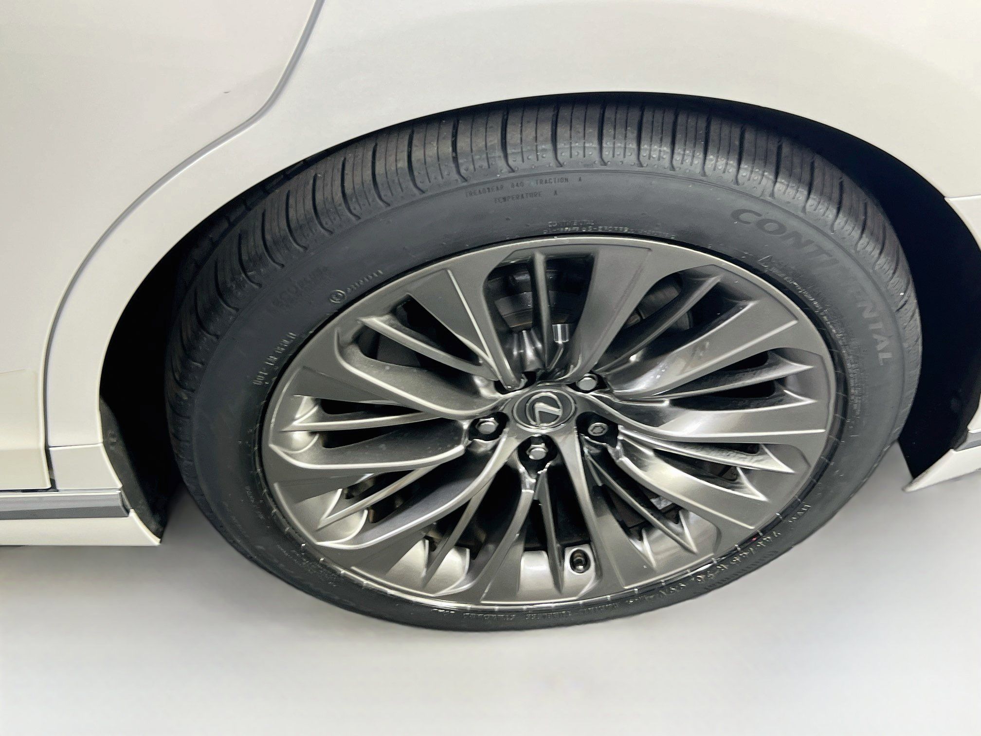 Used 2018 Lexus LS 500 AWD w/ Interior Upgrade Package image 30