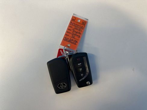 Used 2020 Toyota Camry SE image 40