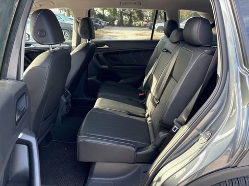 Used 2022 Volkswagen Tiguan SE image 6