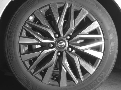 Used 2025 Nissan Altima 2.5 SV image 12