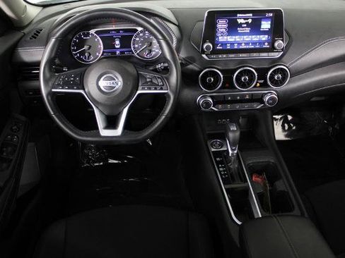 Certified 2022 Nissan Sentra SV FWD image 7