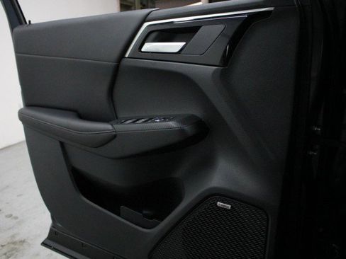 New 2025 Mitsubishi Outlander SE image 15