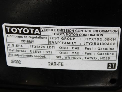 Used 2018 Toyota RAV4 LE w/ All Weather Liner Package FWD image 32