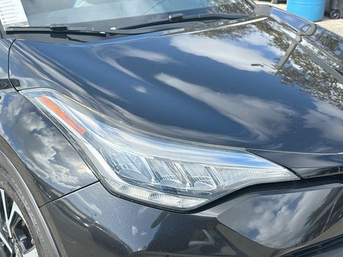 Used 2021 Toyota C-HR XLE image 33