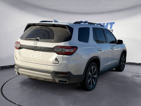 Used 2024 Honda Pilot Touring image 5