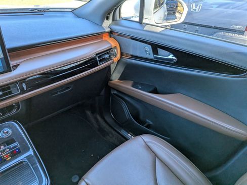 Used 2022 Lincoln Nautilus Reserve image 17