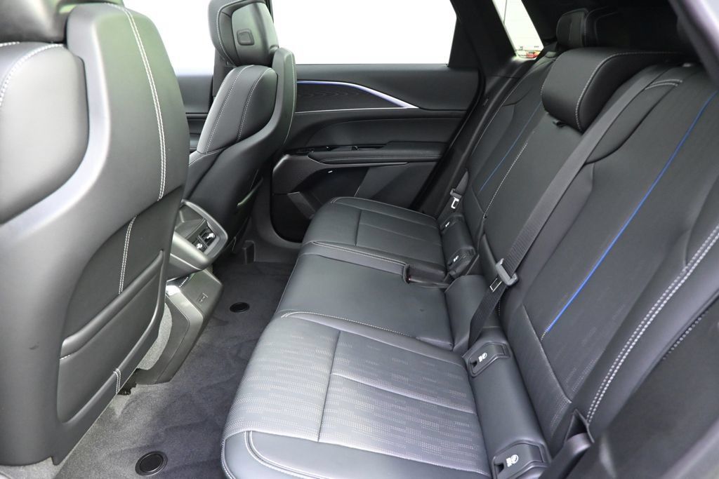 New 2026 Cadillac Lyriq Luxury w/ LPO, Floor Liner Package AWD/4WD image 21