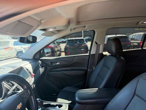 Used 2018 Chevrolet Equinox Premier image 17