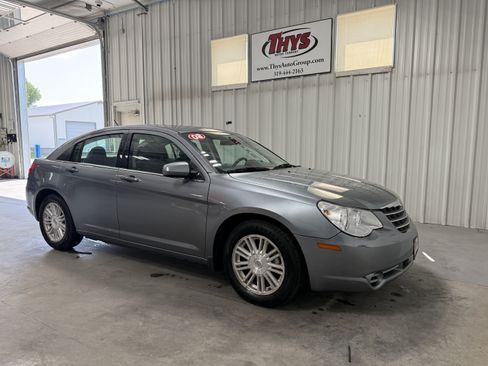 Used 2008 Chrysler Sebring Touring FWD image 1