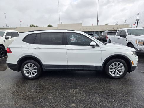 Used 2020 Volkswagen Tiguan S image 4