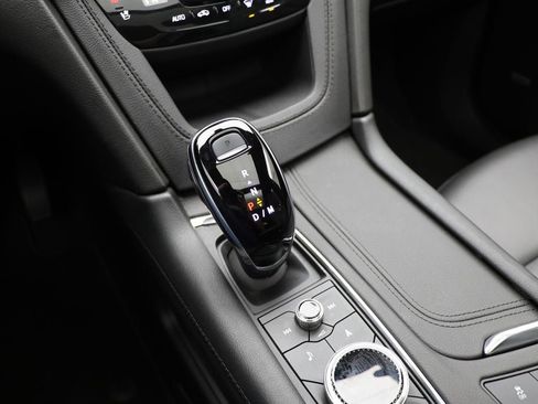 Used 2025 Cadillac XT6 Premium Luxury image 28