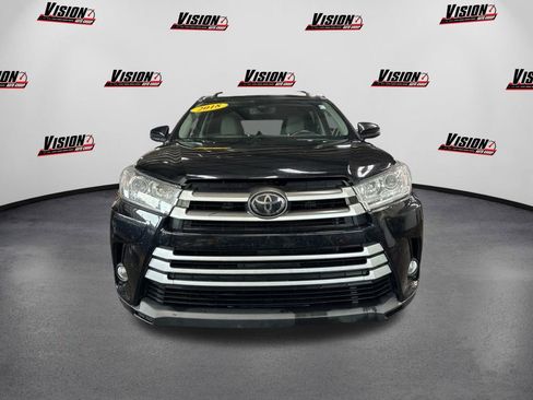 Used 2018 Toyota Highlander XLE image 2