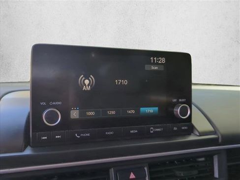 Used 2023 Honda Pilot LX image 19