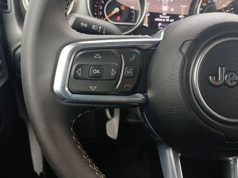 Used 2023 Jeep Gladiator Overland AWD/4WD image 11