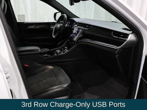 Used 2022 Jeep Grand Cherokee L Laredo AWD/4WD image 17