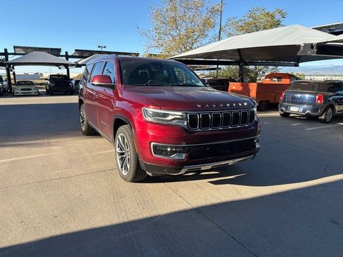 Used 2022 Jeep Wagoneer Series III w/ Premium Group I AWD/4WD image 7