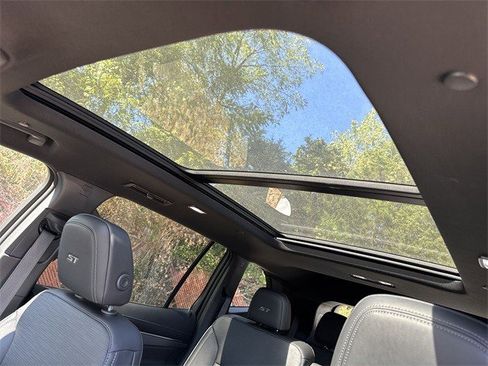 New 2026 Buick Enclave Sport Touring w/ Power Package image 22