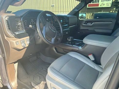 Used 2024 GMC Sierra 1500 SLT AWD/4WD image 18