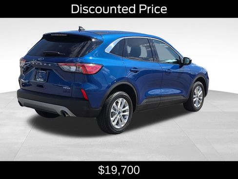 Used 2022 Ford Escape SE w/ Cold Weather Package AWD/4WD image 3