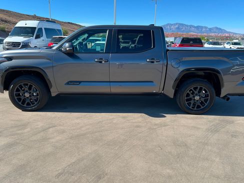 Used 2024 Toyota Tundra Platinum AWD/4WD image 2