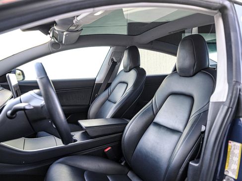 Used 2018 Tesla Model 3 Mid Range RWD image 13