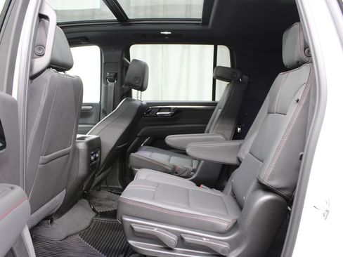 Used 2026 Chevrolet Suburban RST w/ Comfort Package AWD/4WD image 13