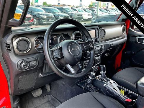 Used 2021 Jeep Gladiator Sport AWD/4WD image 17
