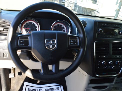 Used 2013 Dodge Grand Caravan SE image 38