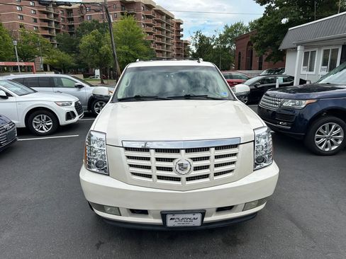 Used 2008 Cadillac Escalade AWD image 2