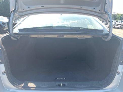 Used 2025 Nissan Versa SV FWD image 9