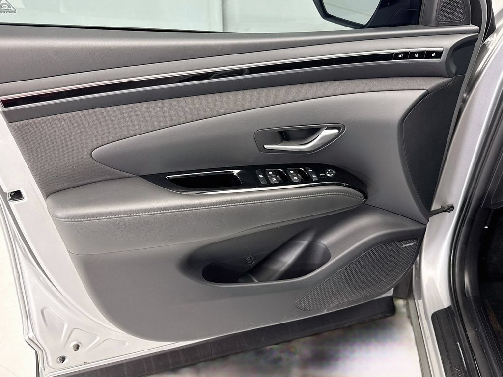Used 2024 Hyundai Tucson Limited AWD/4WD image 23
