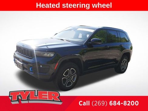 Used 2022 Jeep Grand Cherokee Trailhawk AWD/4WD image 3