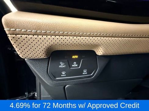 Used 2025 Volkswagen Atlas Cross Sport SE FWD image 17