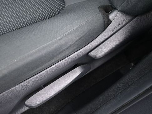 Used 2020 Toyota RAV4 LE image 12