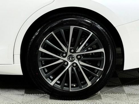 Used 2025 Lexus ES 350 w/ Premium Package FWD image 13