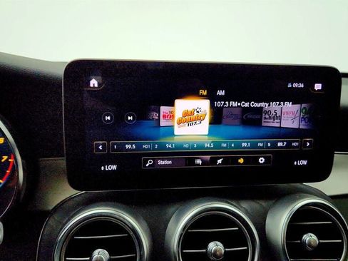 Used 2021 Mercedes-Benz GLC 300 w/ Multimedia Package image 17