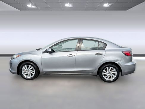 Used 2013 MAZDA MAZDA3 i Touring w/ Preferred Equipment Pkg FWD image 2