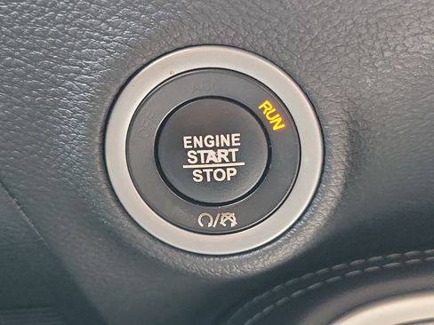 Used 2019 Dodge Challenger R/T Scat Pack RWD image 30