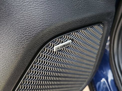 Used 2025 Mitsubishi Outlander AWD image 19