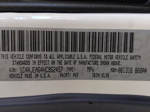 Used 2017 Jeep Grand Cherokee Altitude image 33