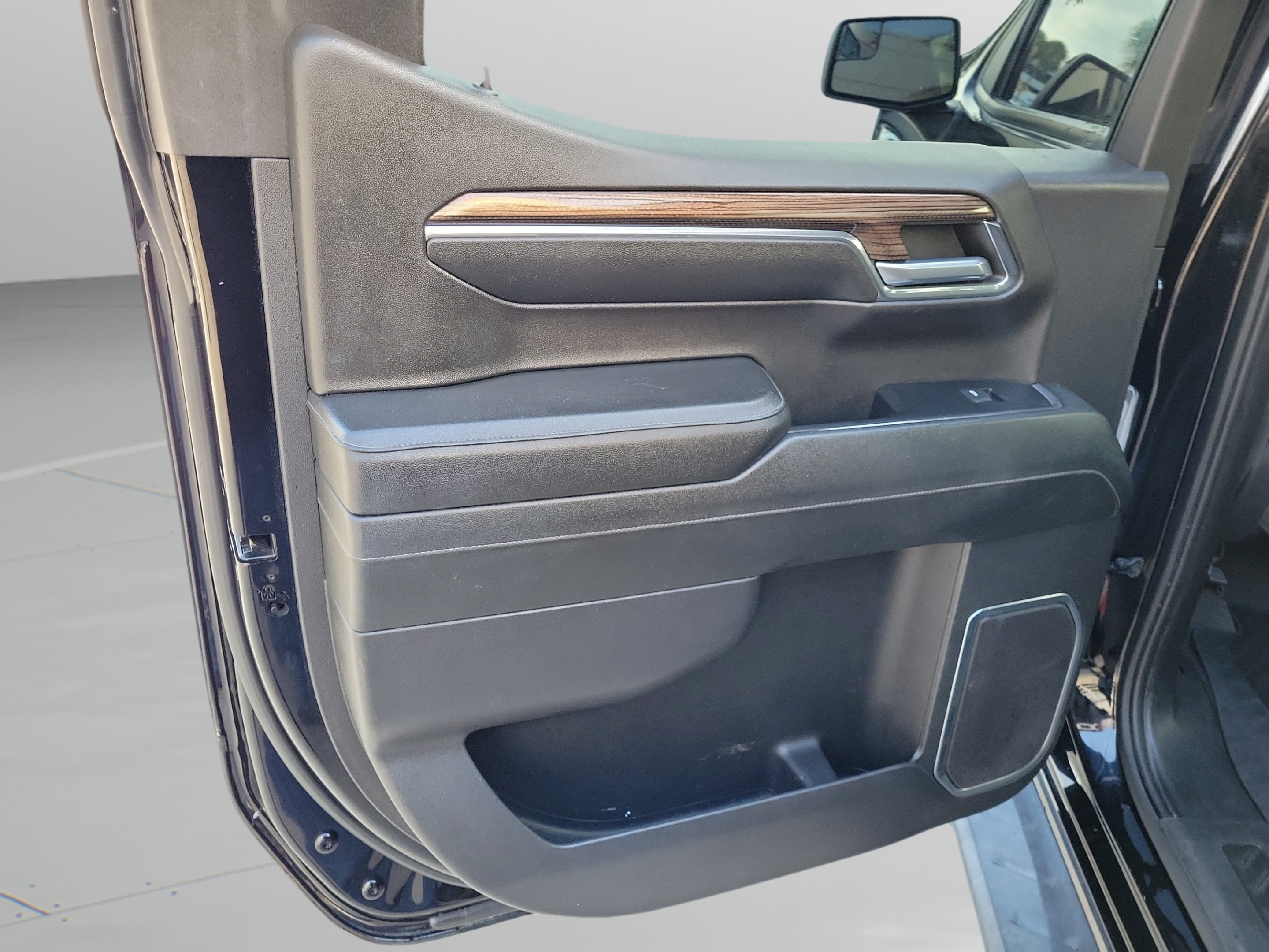 Used 2024 Chevrolet Silverado 1500 RST AWD/4WD image 7