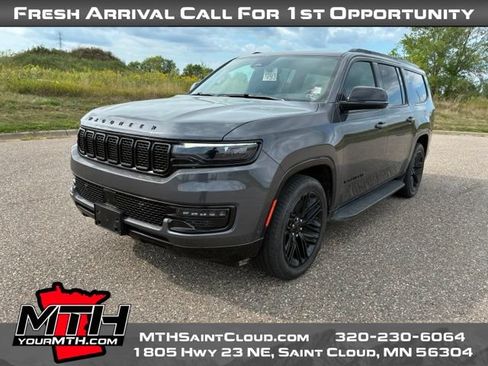 Used 2024 Jeep Wagoneer L Series II AWD/4WD image 4