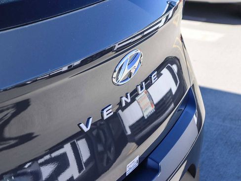 New 2026 Hyundai Venue SEL FWD image 9