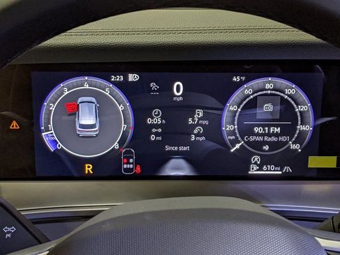 New 2026 Volkswagen Tiguan SE R-Line image 15