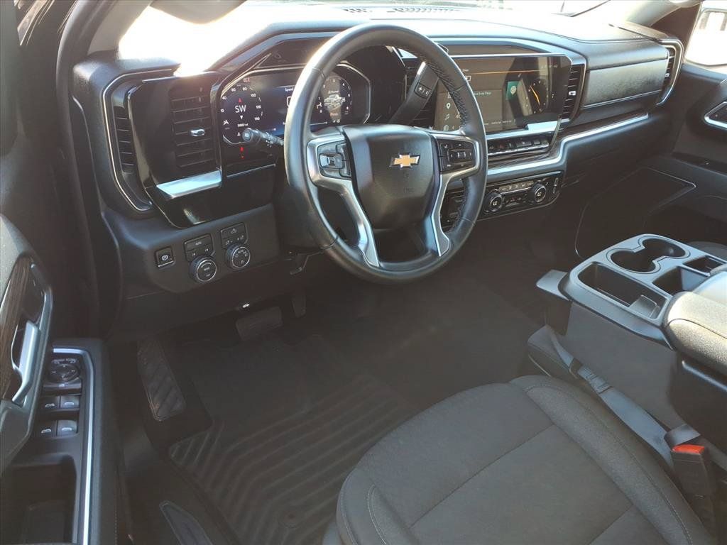 Used 2026 Chevrolet Silverado 1500 LT AWD/4WD image 18