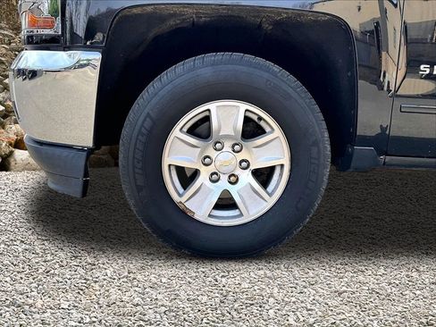 Used 2017 Chevrolet Silverado 1500 LT w/ All Star Edition AWD/4WD image 9