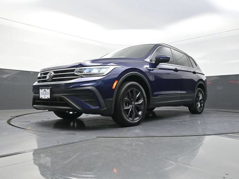 Used 2022 Volkswagen Tiguan SE AWD/4WD image 25